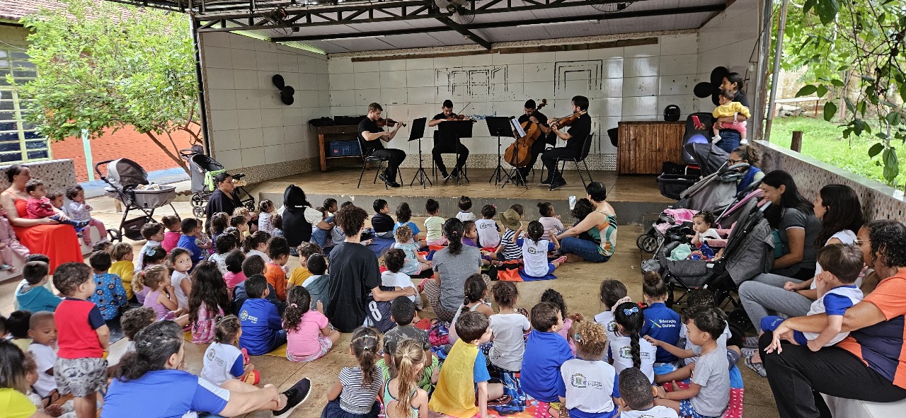 Orquestra Filarmônica de Goiás se apresenta para crianças da Educação Infantil, em Goiânia 